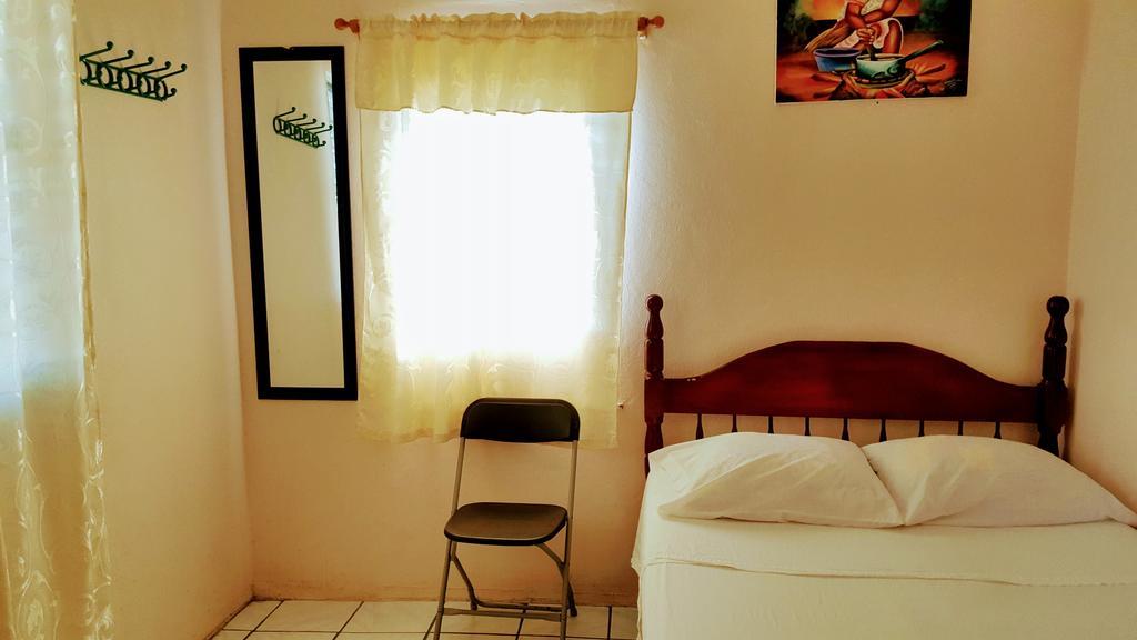 Sea Breeze Guest House Belize City Exterior photo