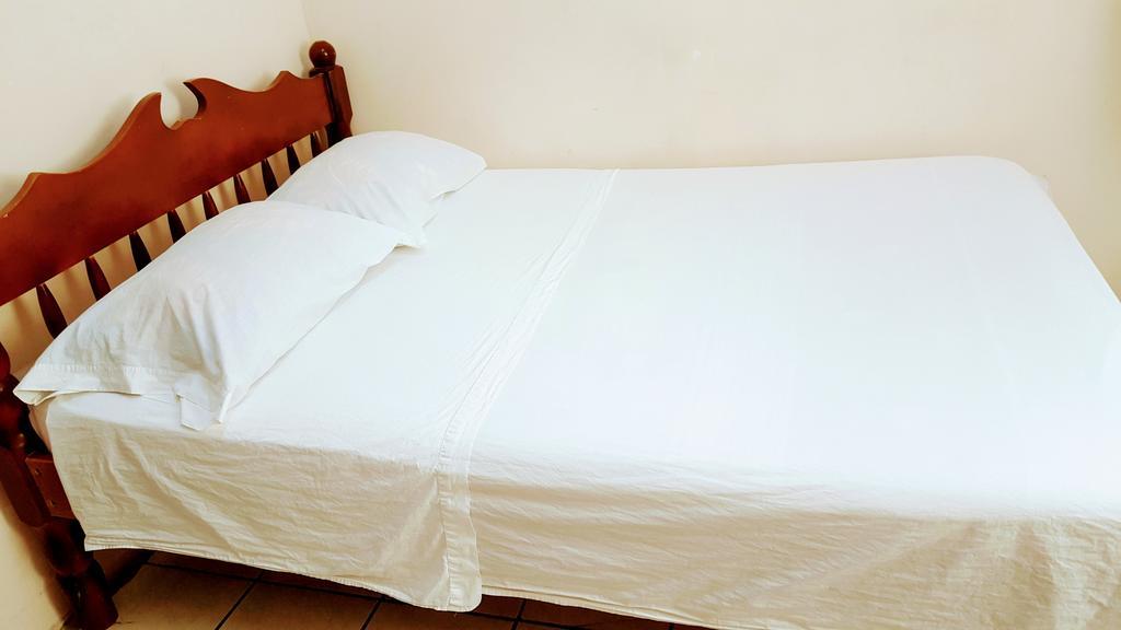 Sea Breeze Guest House Belize City Exterior photo