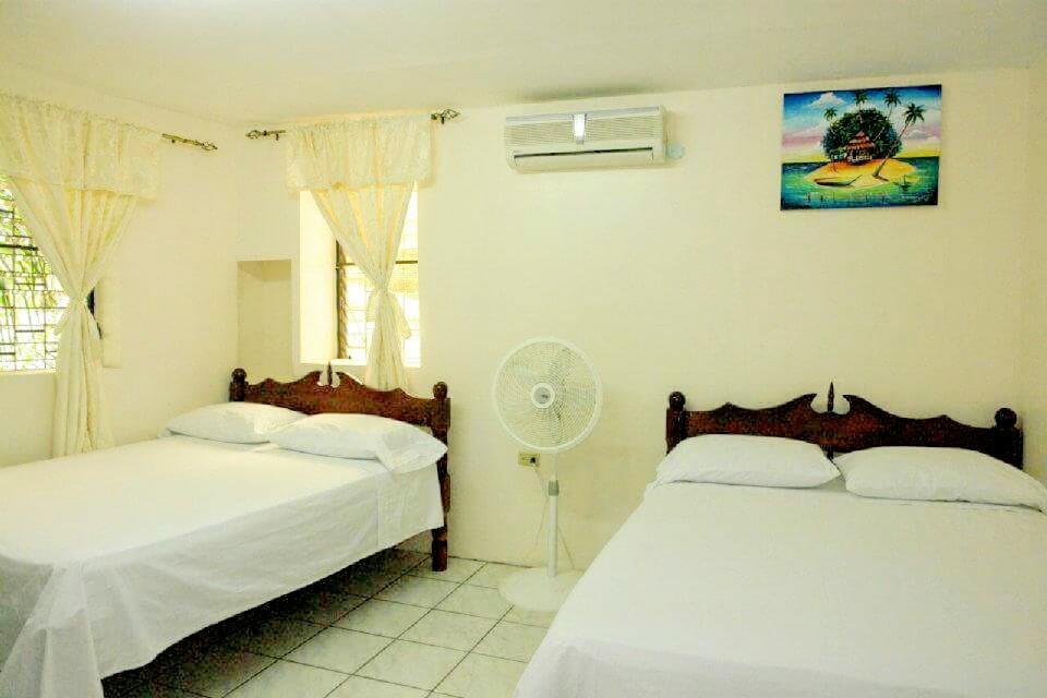Sea Breeze Guest House Belize City Exterior photo